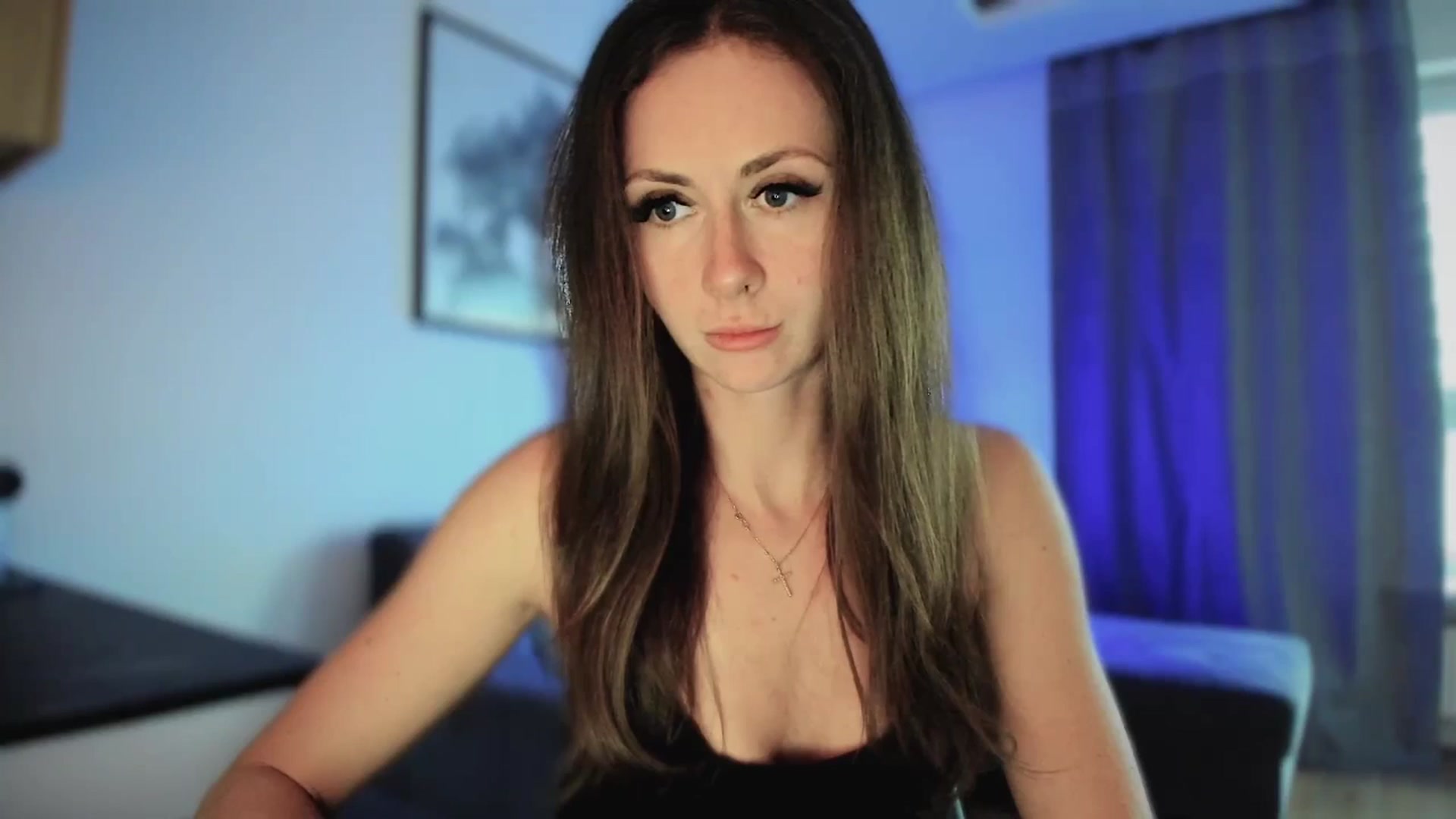 Gallery image thumbnail from Amber_Fry's myfreecams stream on, 04/21/2025, 17:38 image 2 of 20