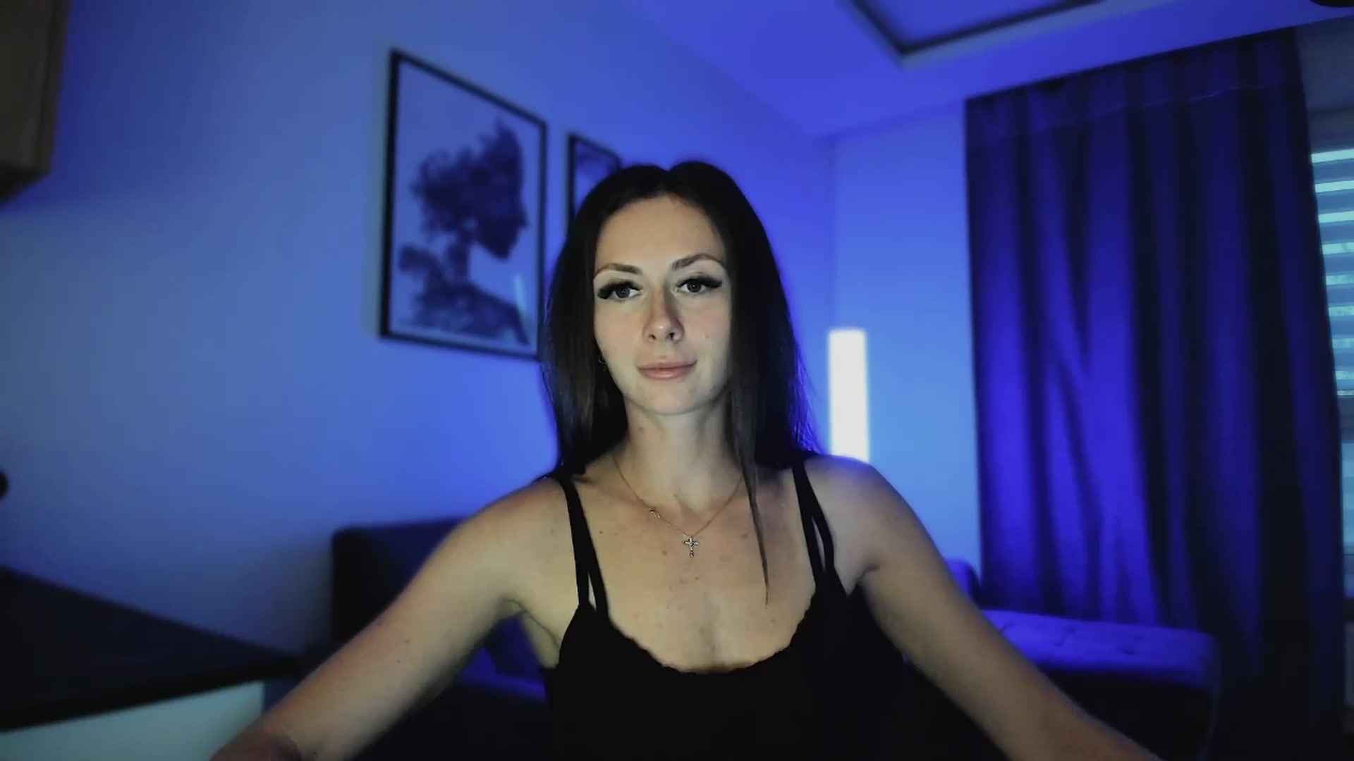 Gallery image thumbnail from Amber_Fry's myfreecams stream on, 04/21/2025, 18:06 image 4 of 20