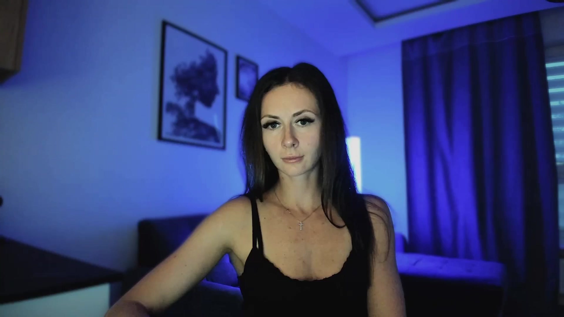 Gallery image thumbnail from Amber_Fry's myfreecams stream on, 04/21/2025, 18:06 image 13 of 20