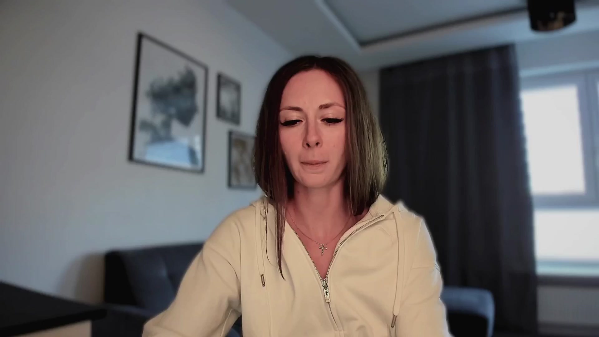 Gallery image thumbnail from Amber_Fry's myfreecams stream on, 04/27/2025, 16:25 image 10 of 20