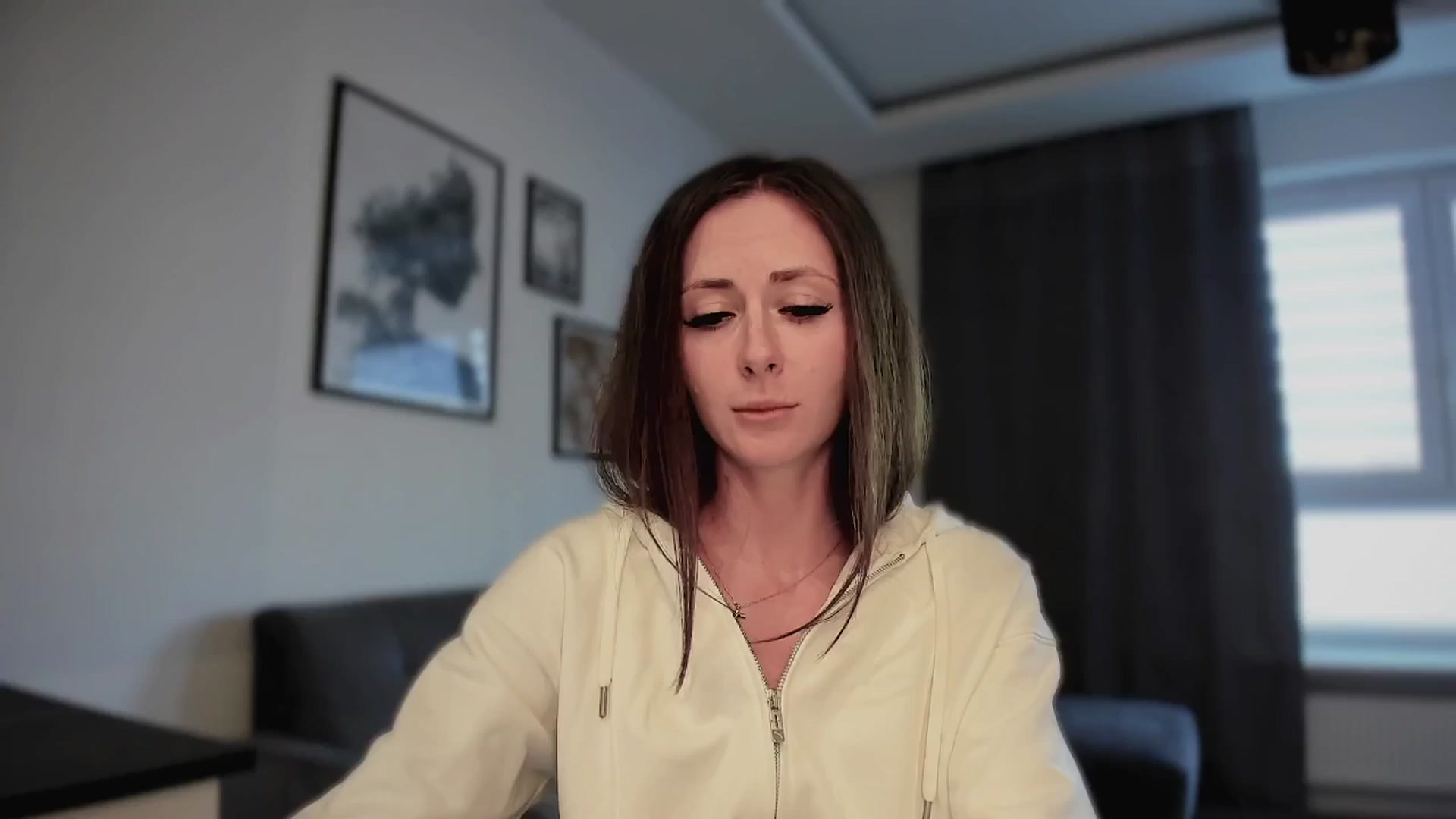 Gallery image thumbnail from Amber_Fry's myfreecams stream on, 04/27/2025, 16:25 image 13 of 20