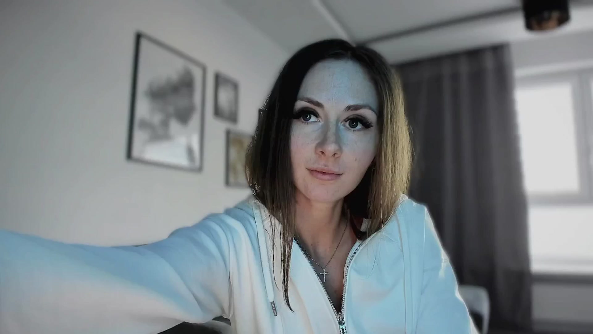 Gallery image thumbnail from Amber_Fry's myfreecams stream on, 04/27/2025, 16:25 image 11 of 20