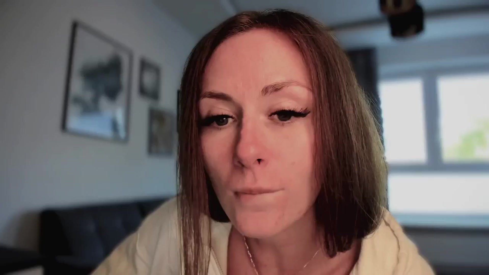 Gallery image thumbnail from Amber_Fry's myfreecams stream on, 04/27/2025, 16:25 image 9 of 20