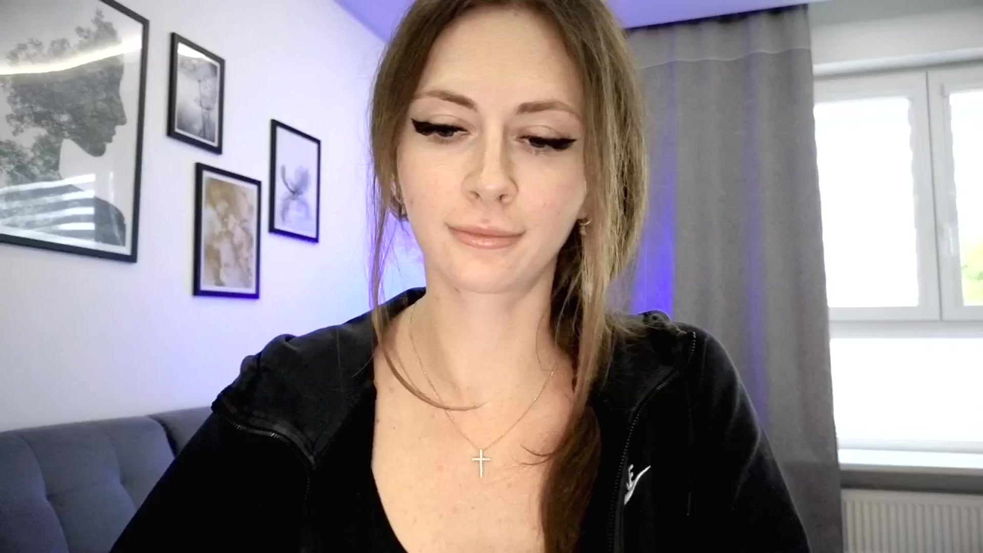 Gallery image thumbnail from Amber_Fry's myfreecams stream on, 05/05/2025, 17:36 image 3 of 20