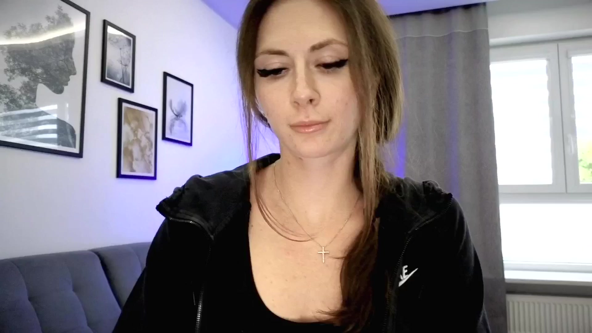 Gallery image thumbnail from Amber_Fry's myfreecams stream on, 05/05/2025, 17:36 image 7 of 20