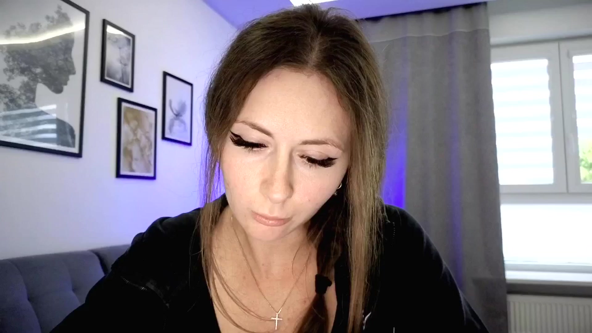 Gallery image thumbnail from Amber_Fry's myfreecams stream on, 05/05/2025, 17:36 image 15 of 20