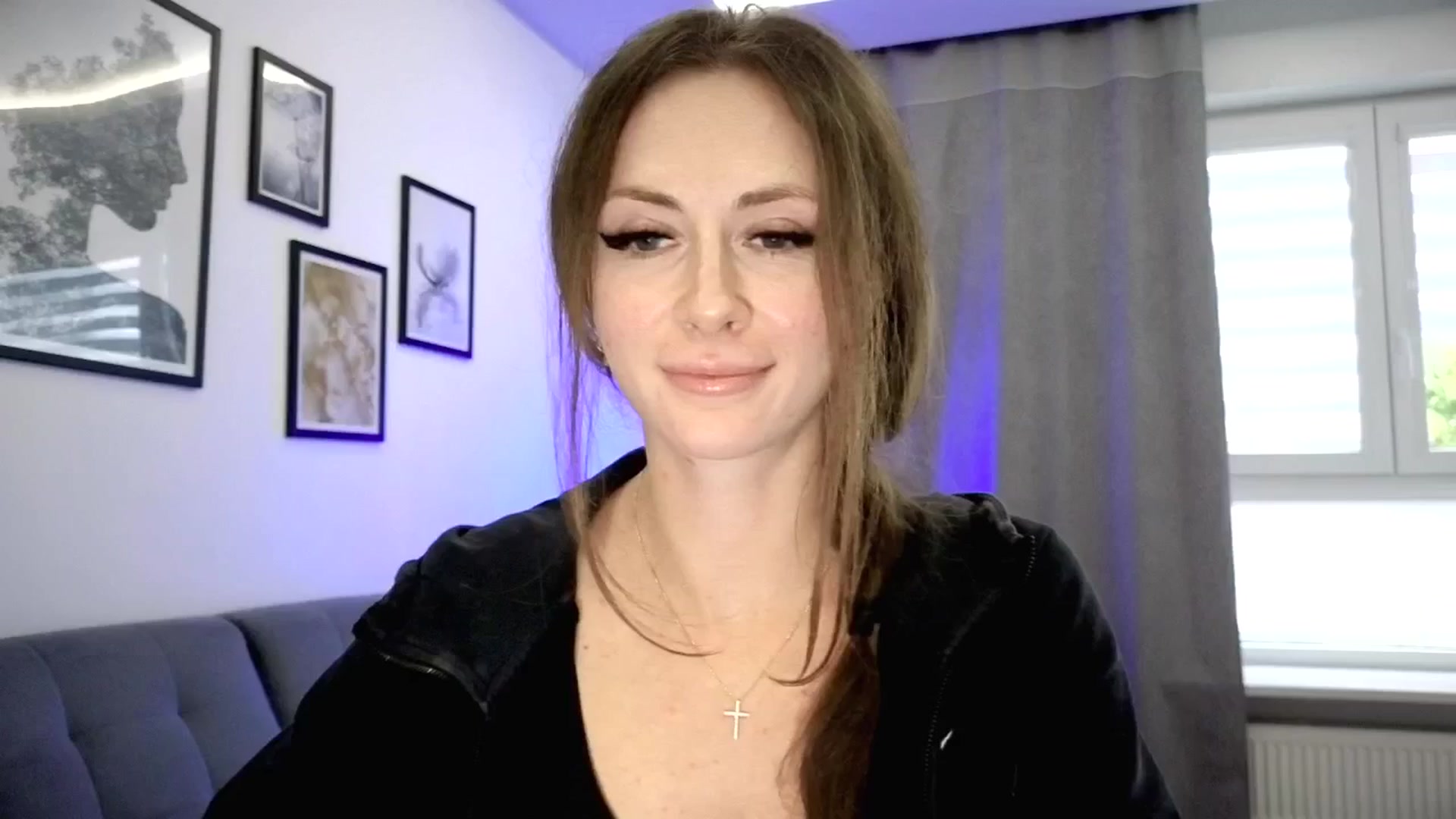 Gallery image thumbnail from Amber_Fry's myfreecams stream on, 05/05/2025, 17:36 image 17 of 20