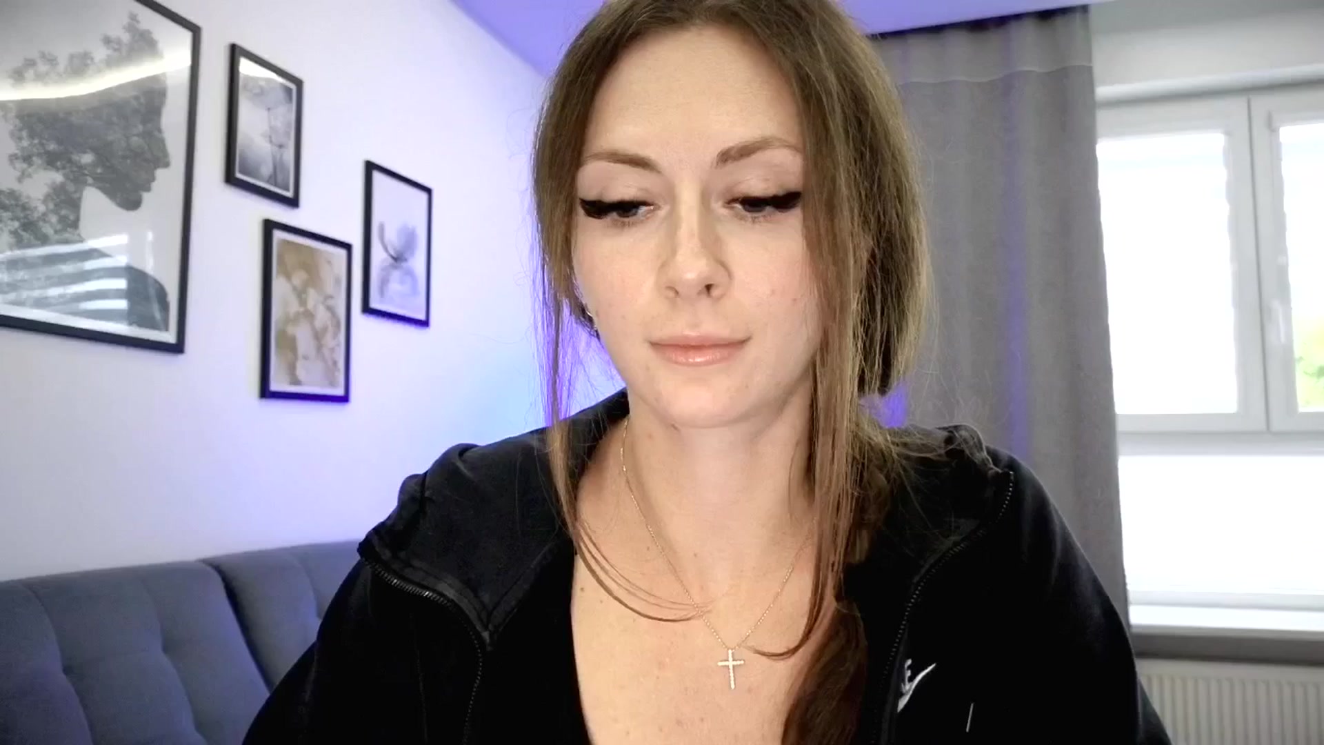 Gallery image thumbnail from Amber_Fry's myfreecams stream on, 05/05/2025, 17:36 image 8 of 20