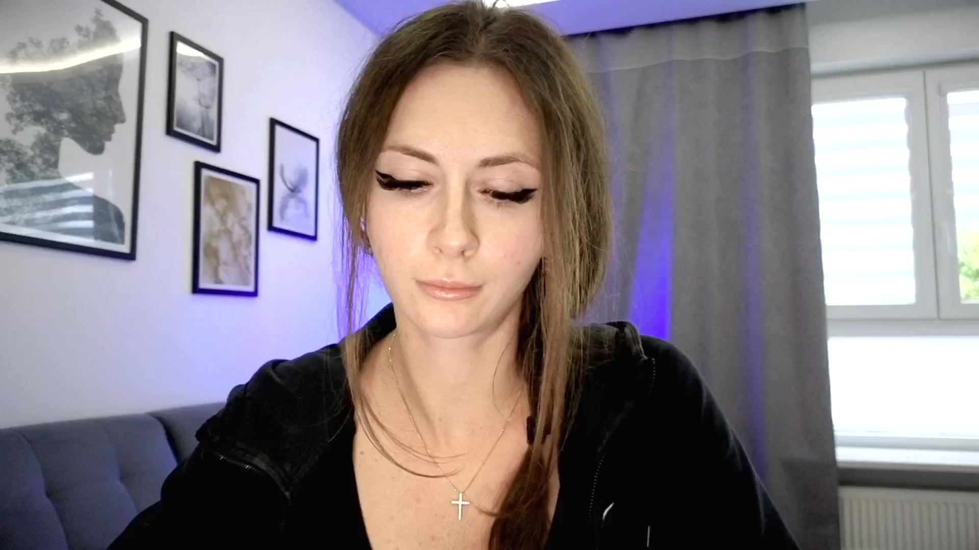 Gallery image thumbnail from Amber_Fry's myfreecams stream on, 05/05/2025, 17:36 image 16 of 20
