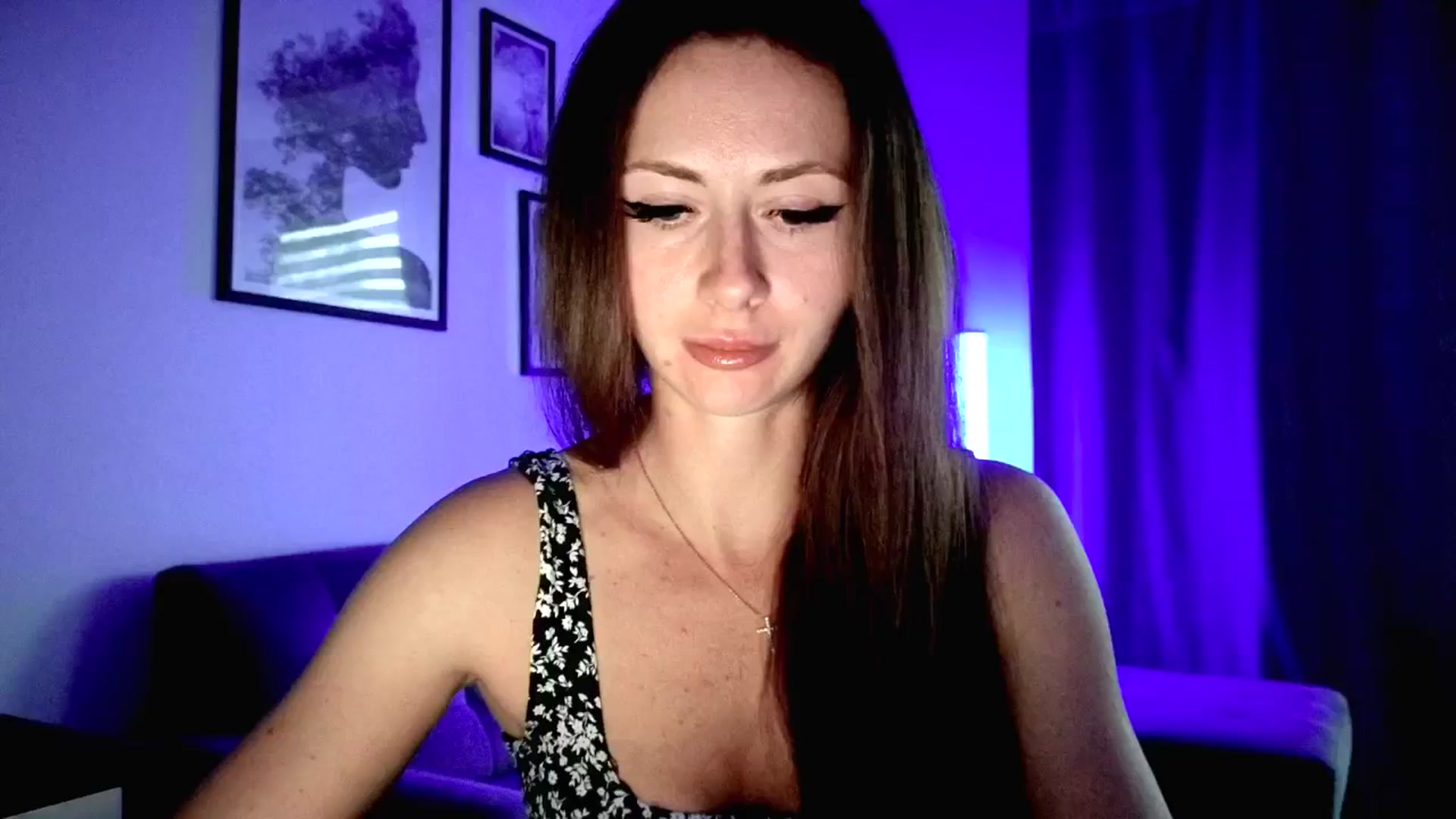 Gallery image thumbnail from Amber_Fry's myfreecams stream on, 05/09/2025, 17:36 image 6 of 20