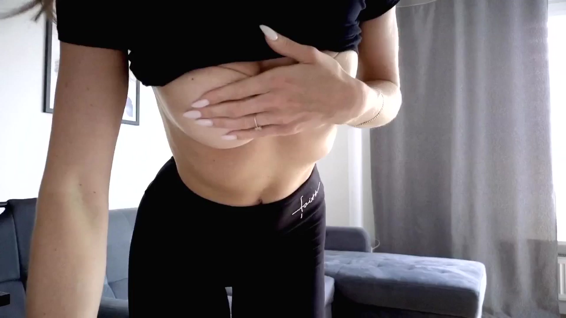 Gallery image thumbnail from Amber_Fry's myfreecams stream on, 05/10/2025, 14:45 image 8 of 20