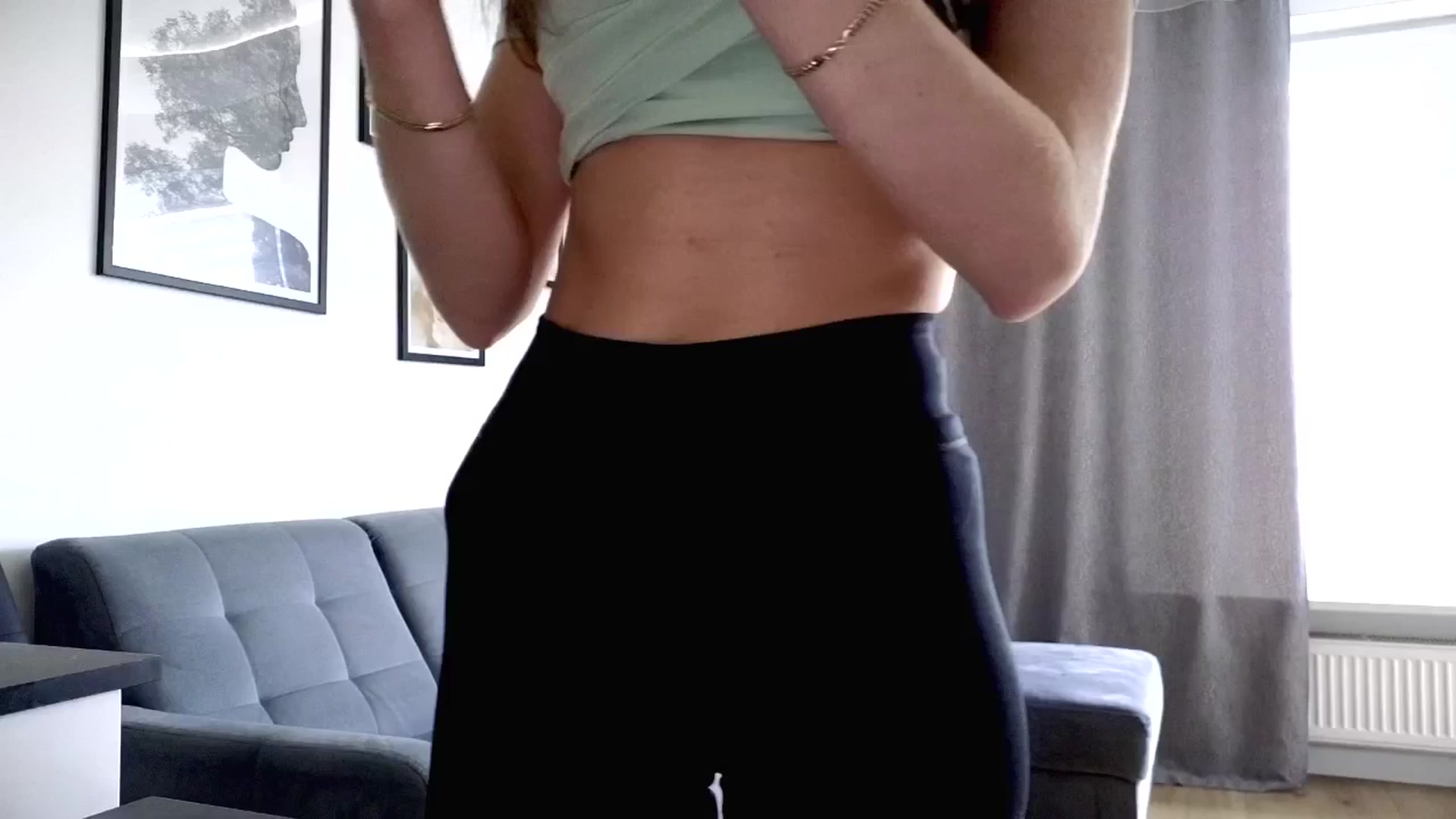 Gallery image thumbnail from Amber_Fry's myfreecams stream on, 05/18/2025, 15:17 image 15 of 20