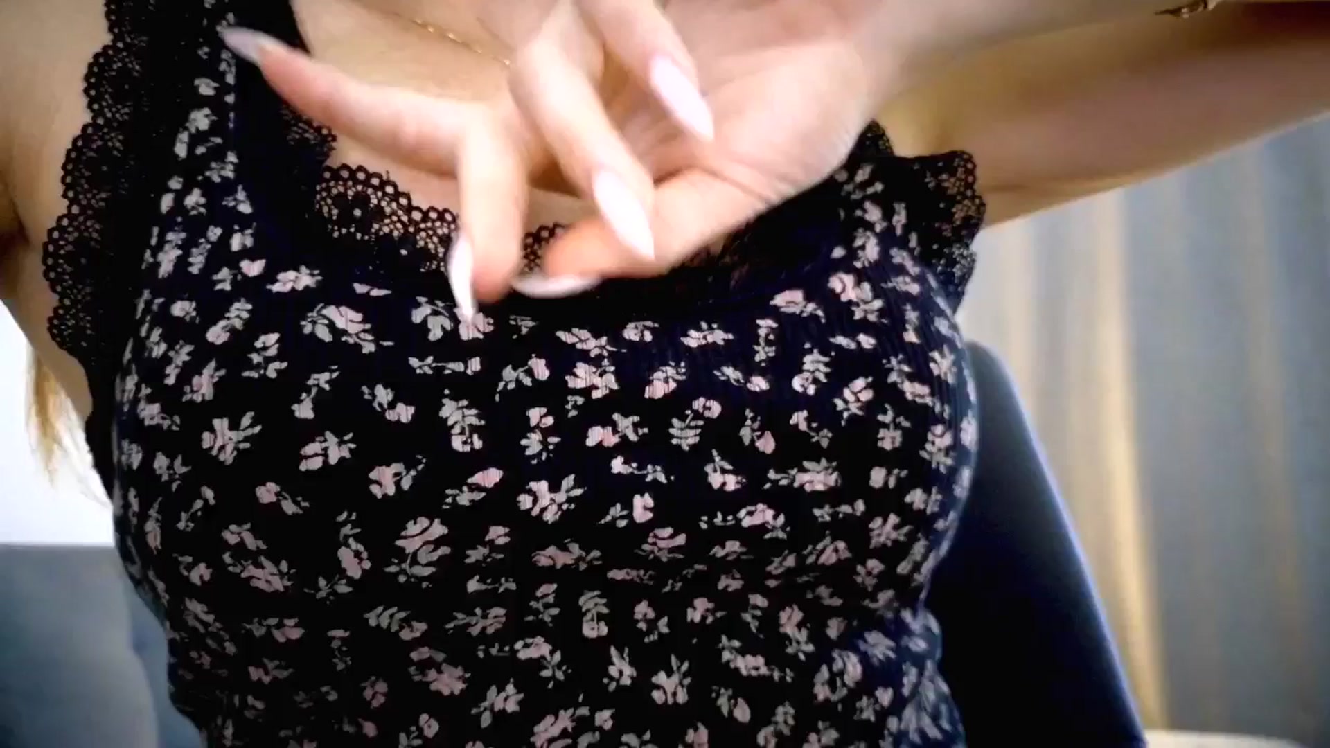 Gallery image thumbnail from Amber_Fry's myfreecams stream on, 05/26/2025, 18:01 image 17 of 20