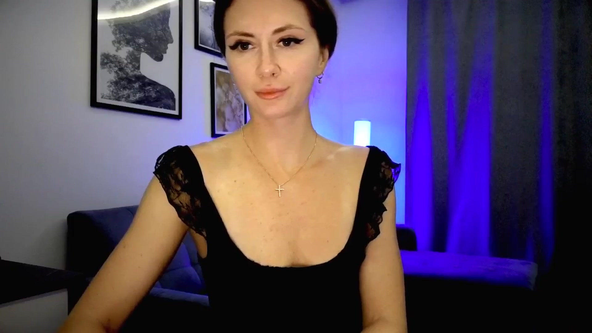 Gallery image thumbnail from Amber_Fry's myfreecams stream on, 05/28/2025, 21:20 image 17 of 20