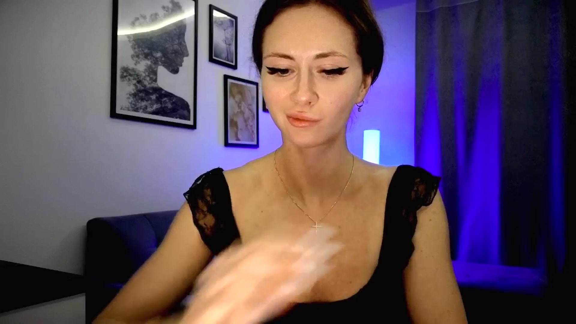 Gallery image thumbnail from Amber_Fry's myfreecams stream on, 05/28/2025, 21:20 image 5 of 20