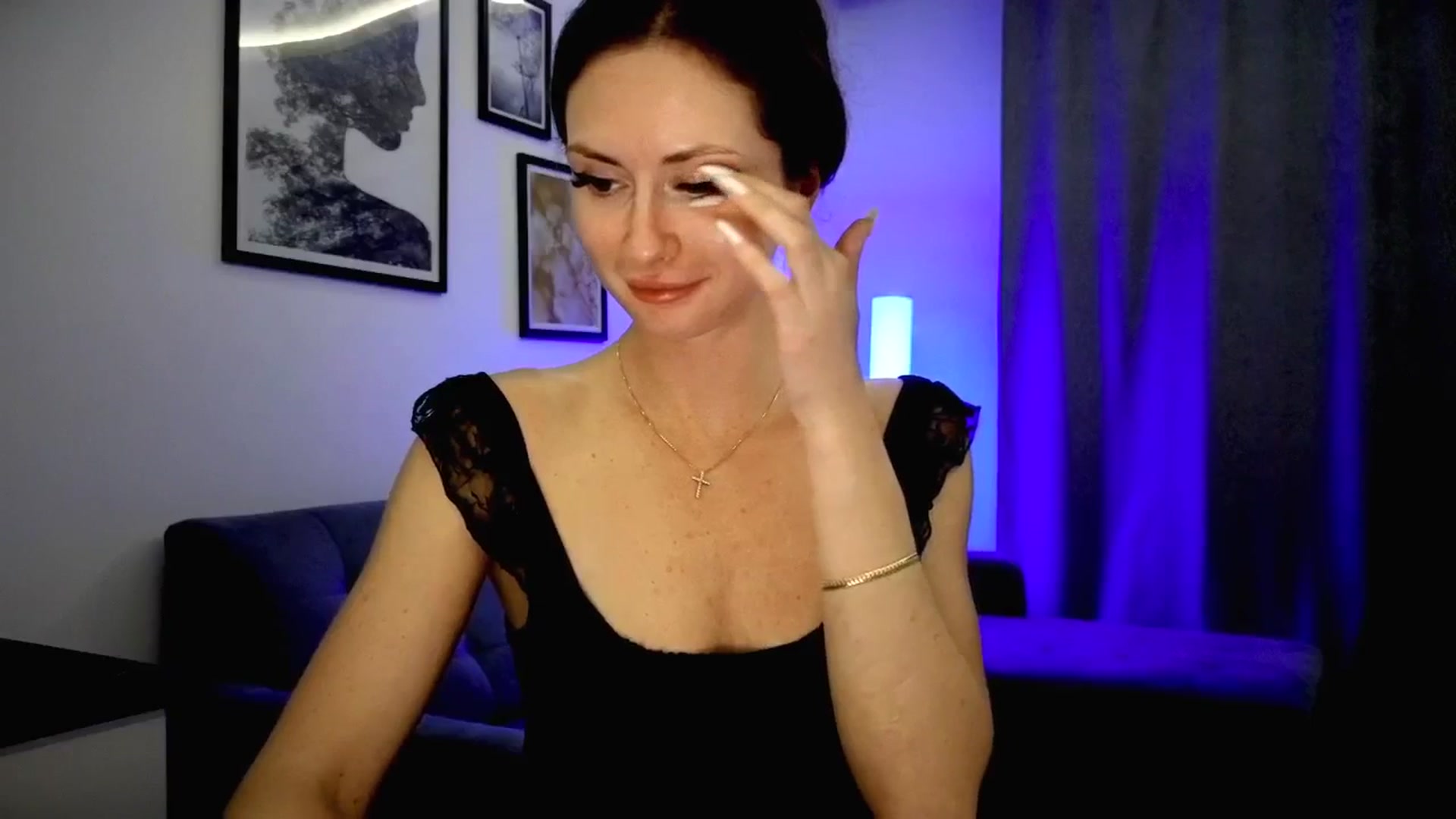 Gallery image thumbnail from Amber_Fry's myfreecams stream on, 05/28/2025, 21:20 image 19 of 20