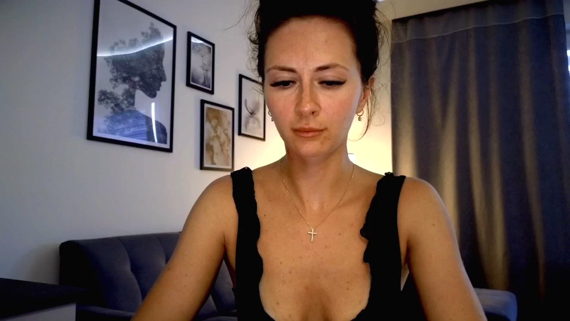 Gallery image thumbnail from Amber_Fry's myfreecams stream on, 07/03/2025, 18:18 image 8 of 20