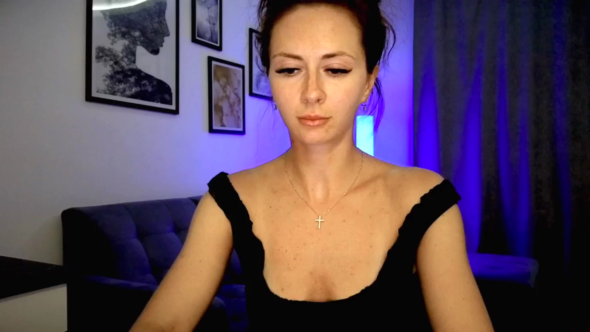 Gallery image thumbnail from Amber_Fry's myfreecams stream on, 07/03/2025, 20:49 image 18 of 20