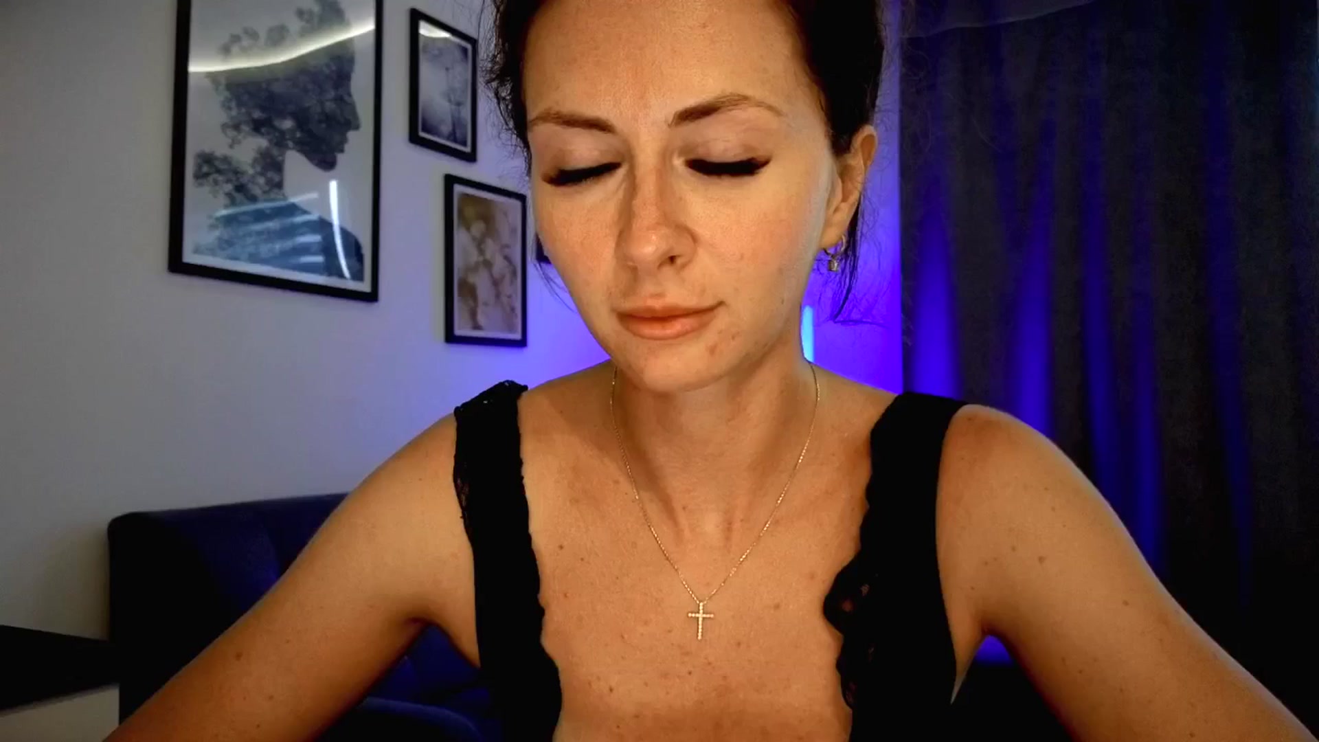 Gallery image thumbnail from Amber_Fry's myfreecams stream on, 07/03/2025, 20:49 image 1 of 20