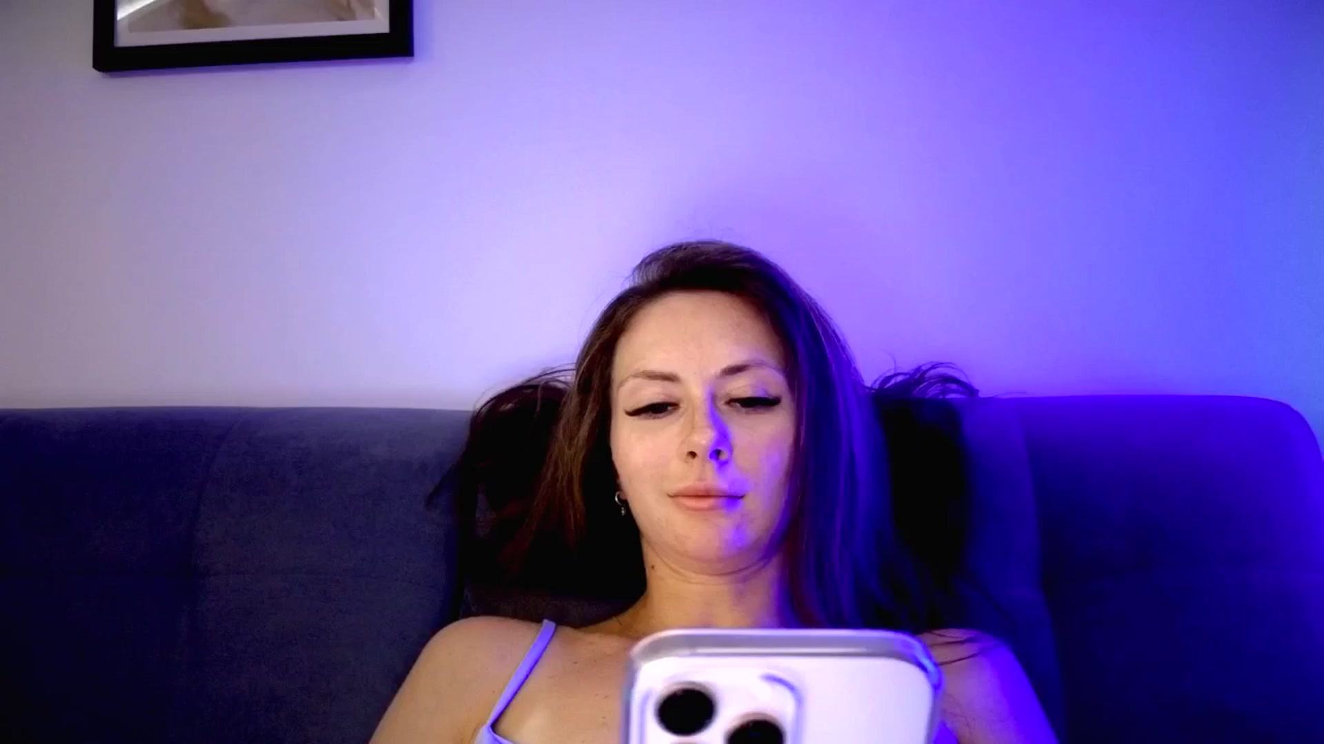 Gallery image thumbnail from Amber_Fry's myfreecams stream on, 07/04/2025, 20:49 image 16 of 20