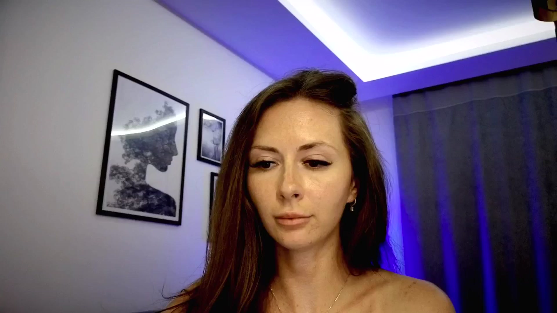 Gallery image thumbnail from Amber_Fry's myfreecams stream on, 07/07/2025, 19:40 image 18 of 20