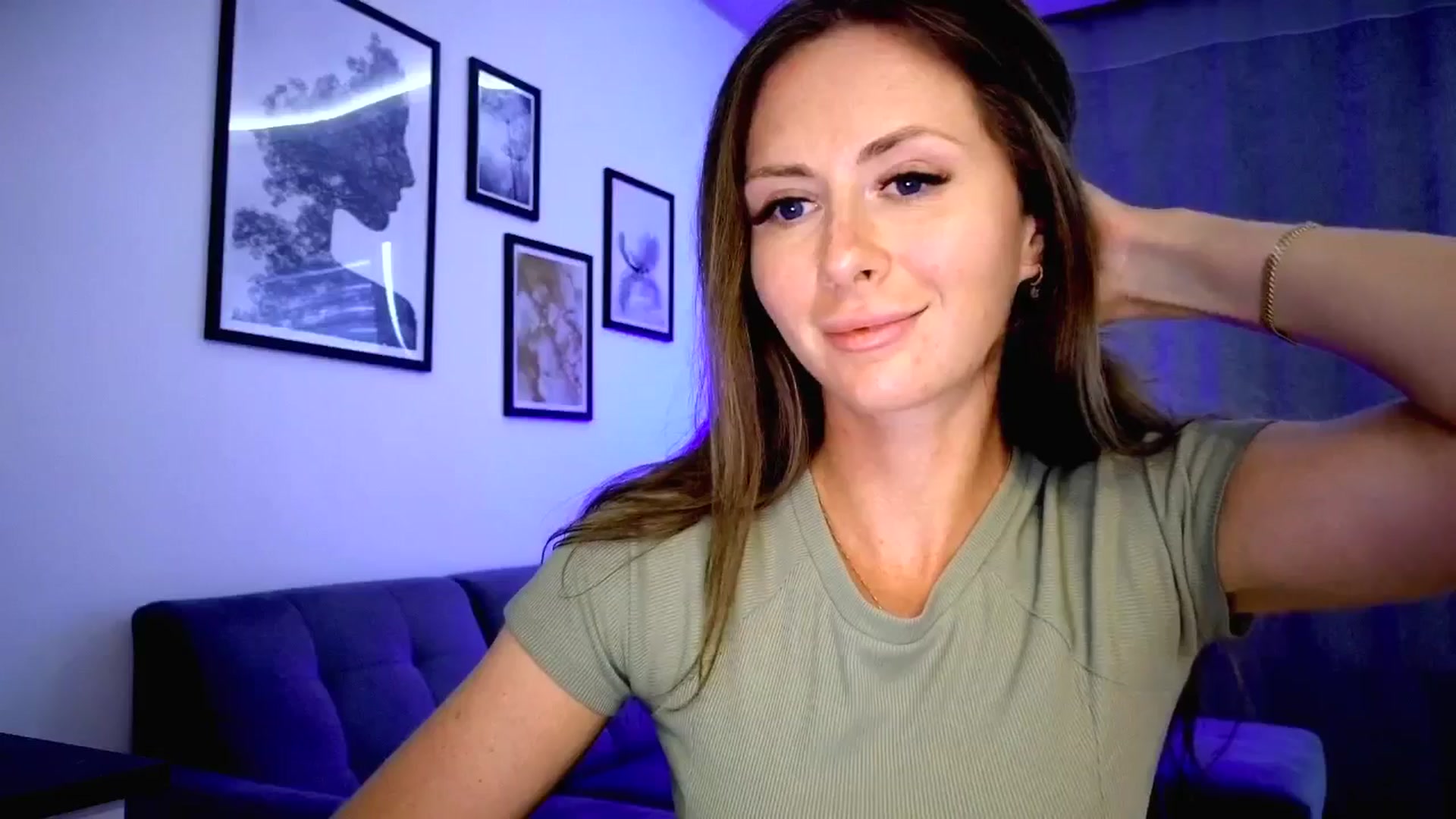 Gallery image thumbnail from Amber_Fry's myfreecams stream on, 07/08/2025, 18:58 image 6 of 20