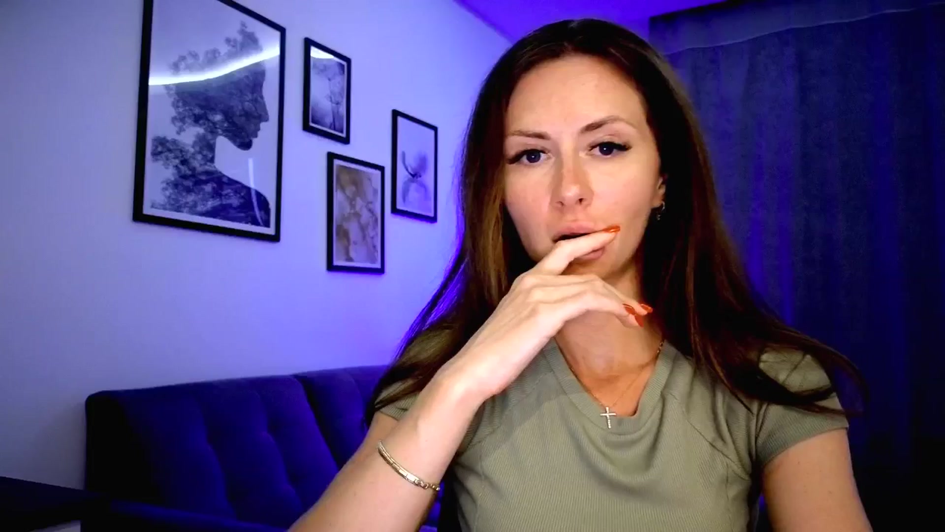 Gallery image thumbnail from Amber_Fry's myfreecams stream on, 07/08/2025, 18:58 image 17 of 20