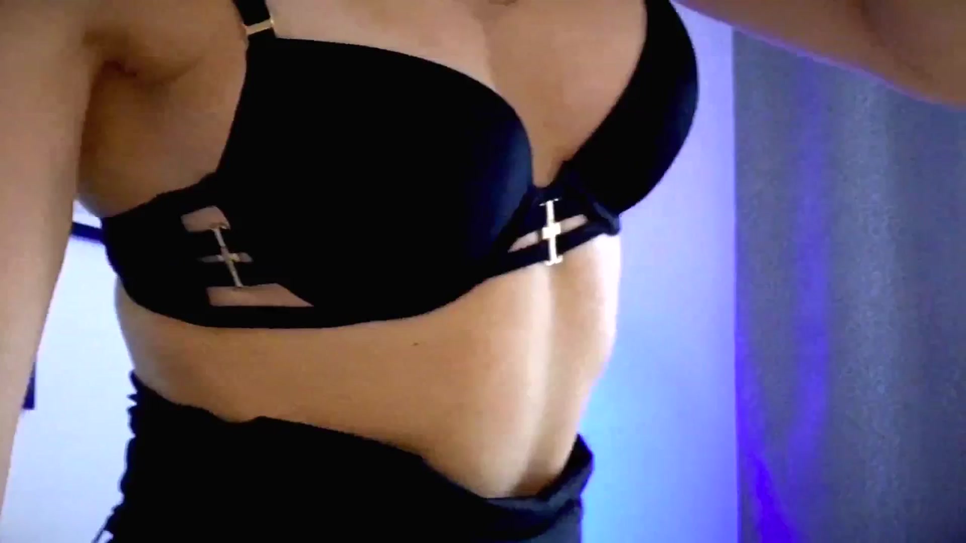 Gallery image thumbnail from Amber_Fry's myfreecams stream on, 07/13/2025, 15:59 image 16 of 20