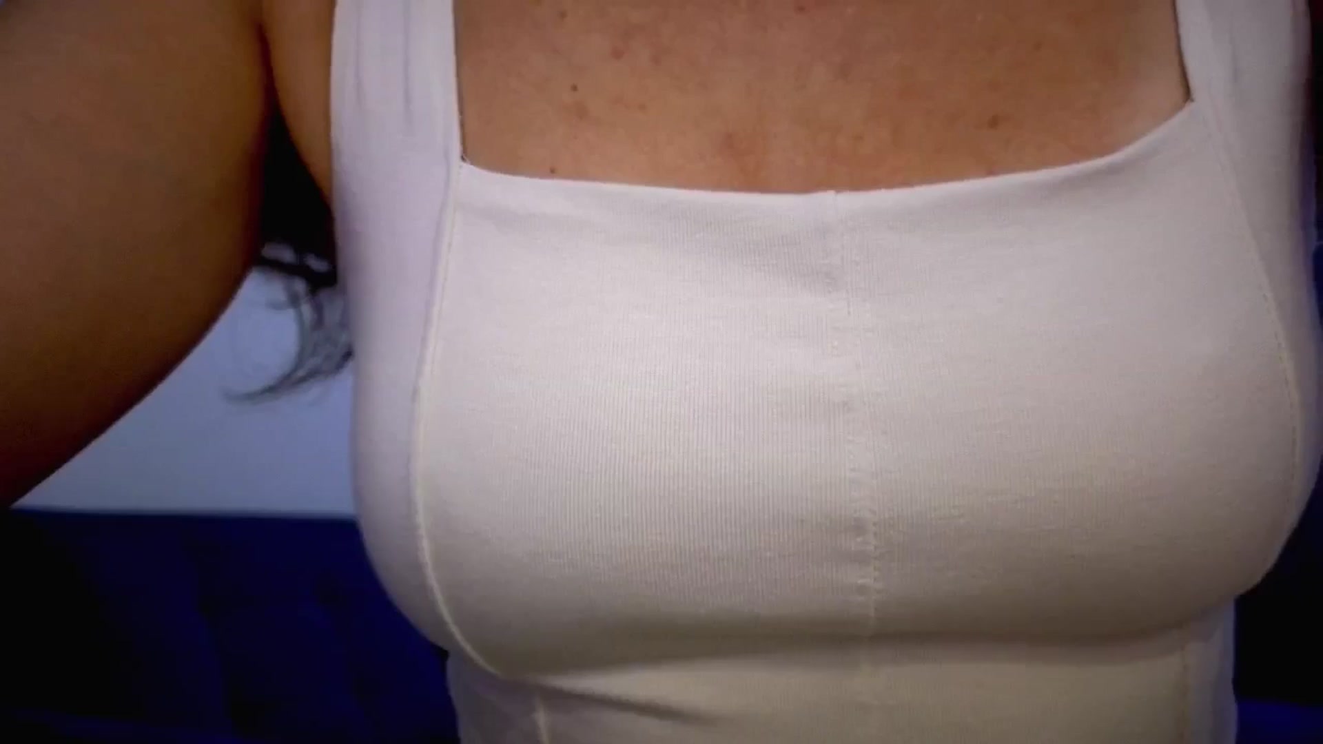 Gallery image thumbnail from Amber_Fry's myfreecams stream on, 07/21/2025, 19:06 image 13 of 20