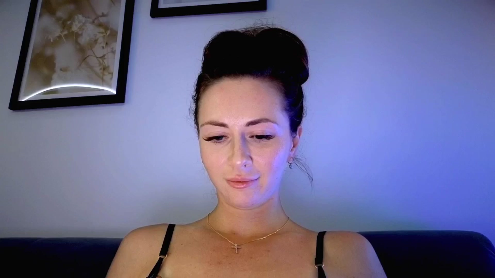 Gallery image thumbnail from Amber_Fry's myfreecams stream on, 07/24/2025, 19:37 image 17 of 20