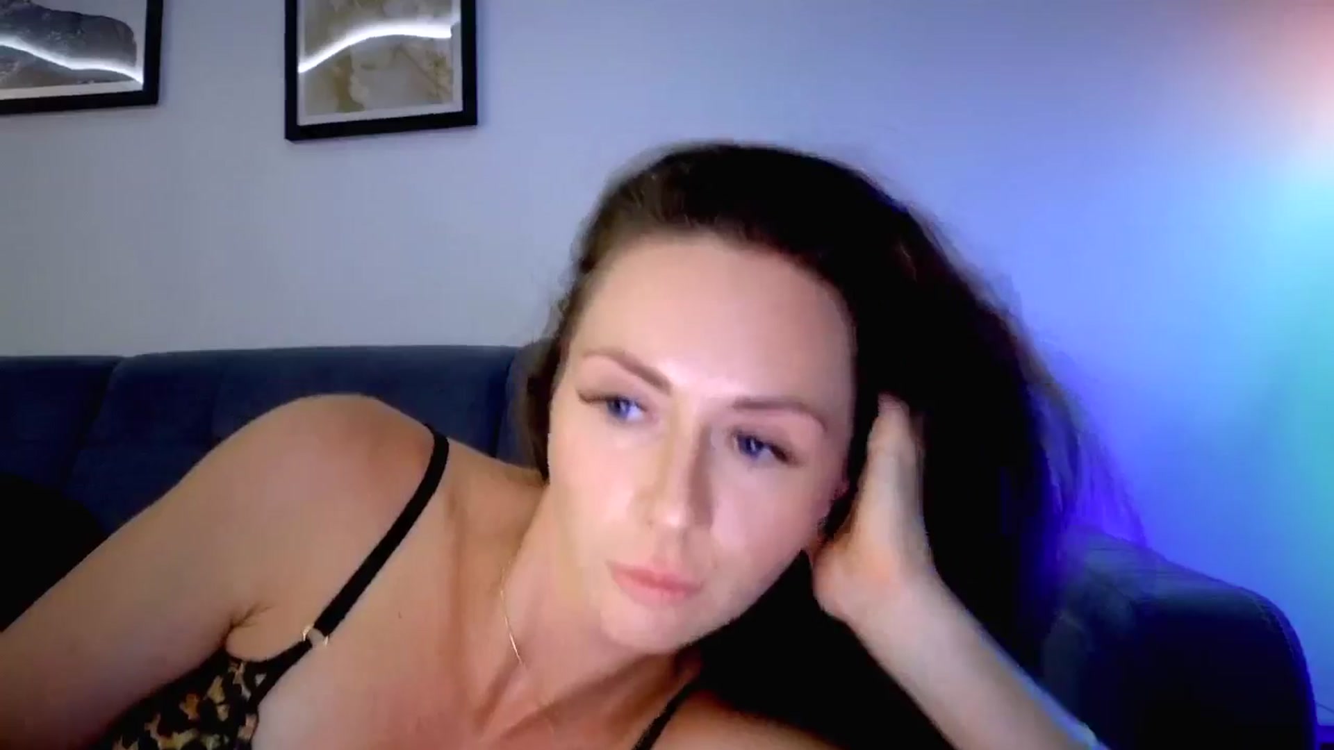 Gallery image thumbnail from Amber_Fry's myfreecams stream on, 07/24/2025, 19:37 image 15 of 20