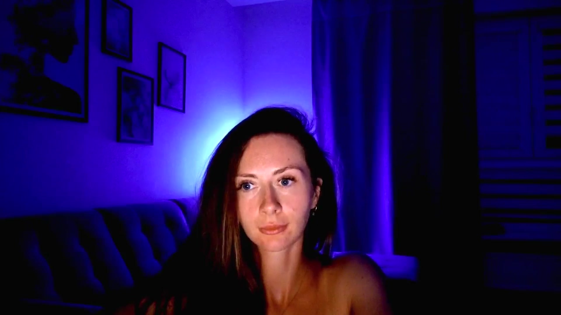 Gallery image thumbnail from Amber_Fry's myfreecams stream on, 07/31/2025, 22:20 image 6 of 20