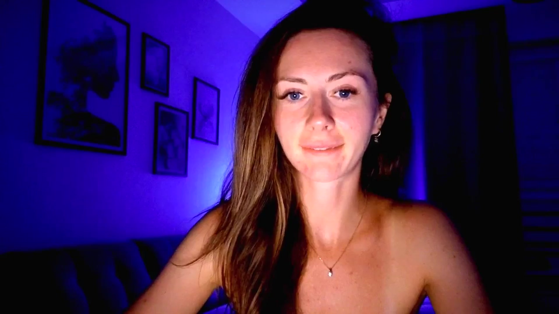 Gallery image thumbnail from Amber_Fry's myfreecams stream on, 07/31/2025, 22:20 image 9 of 20