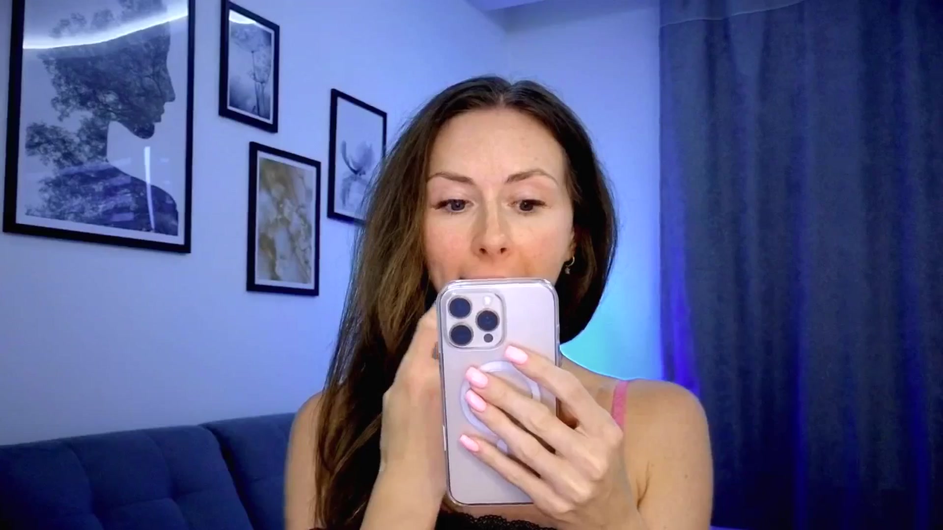 Gallery image thumbnail from Amber_Fry's myfreecams stream on, 08/04/2025, 19:25 image 8 of 20
