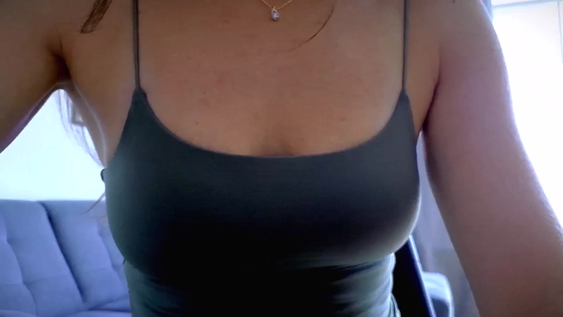 Gallery image thumbnail from Amber_Fry's myfreecams stream on, 08/05/2025, 10:44 image 9 of 20