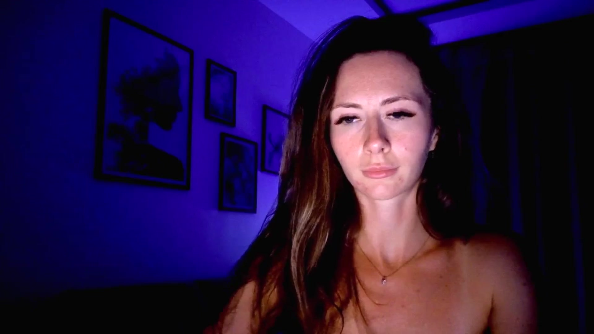 Gallery image thumbnail from Amber_Fry's myfreecams stream on, 08/07/2025, 21:18 image 18 of 20