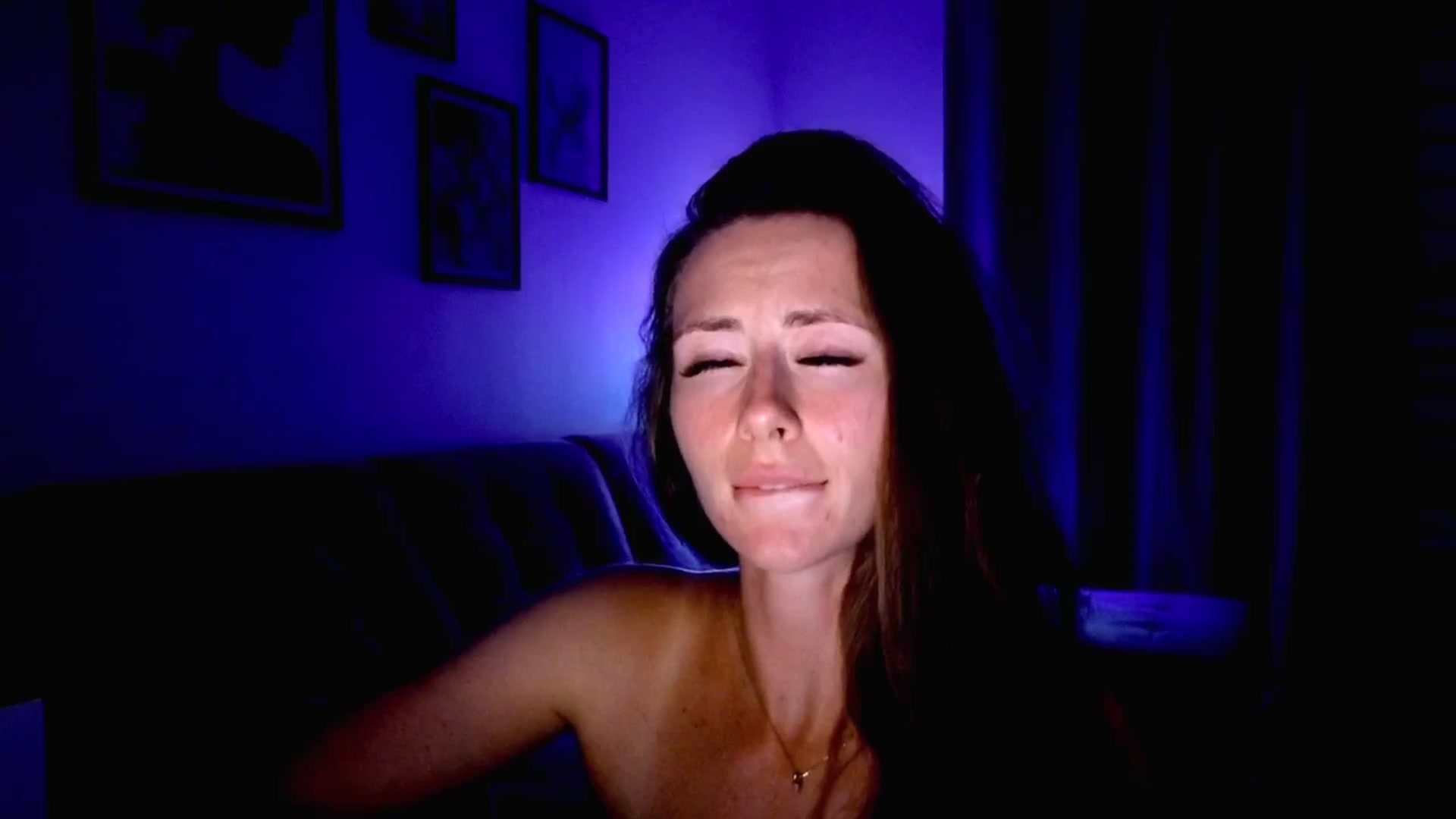 Gallery image thumbnail from Amber_Fry's myfreecams stream on, 08/07/2025, 21:18 image 10 of 20