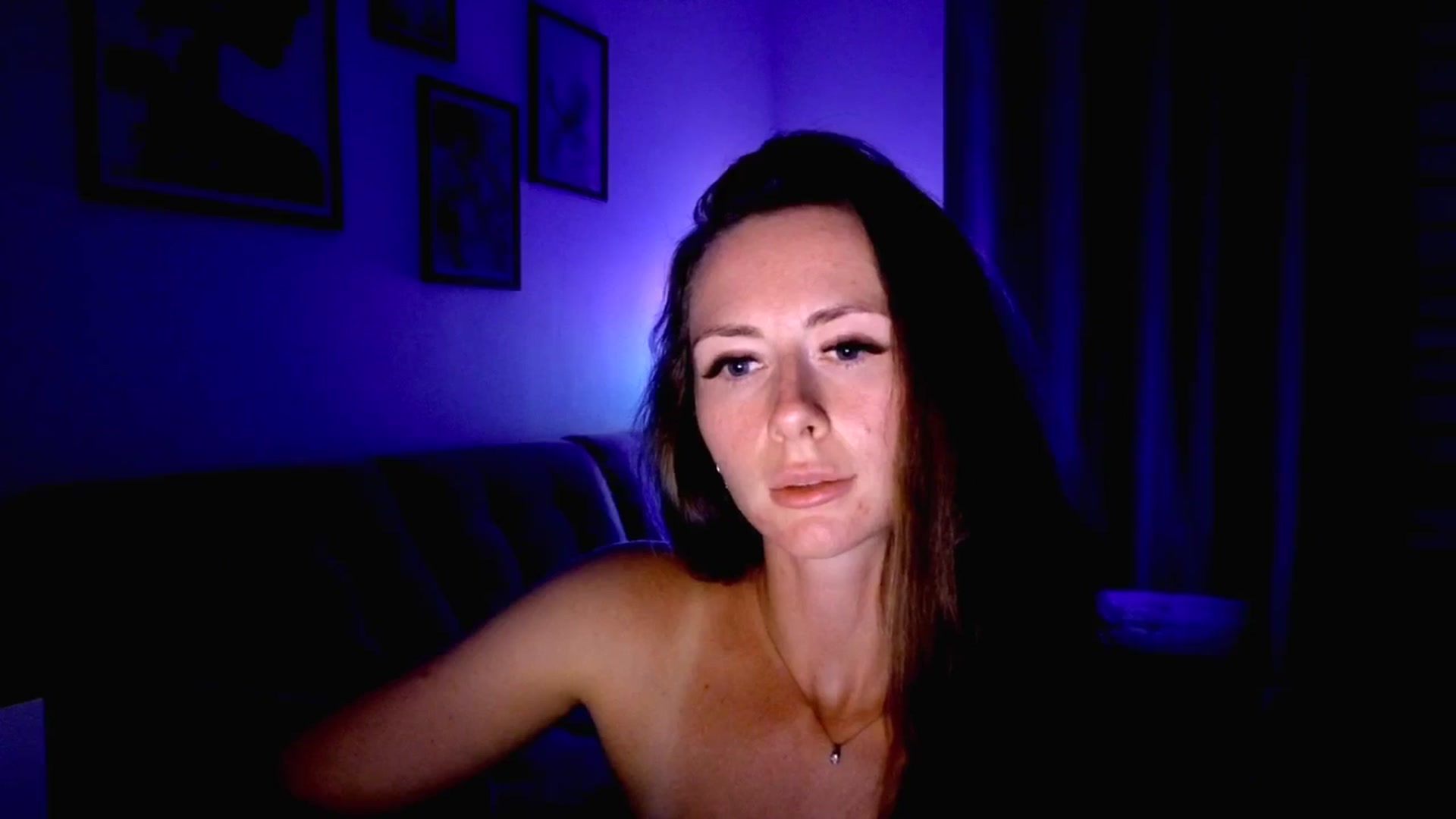 Gallery image thumbnail from Amber_Fry's myfreecams stream on, 08/07/2025, 21:18 image 11 of 20