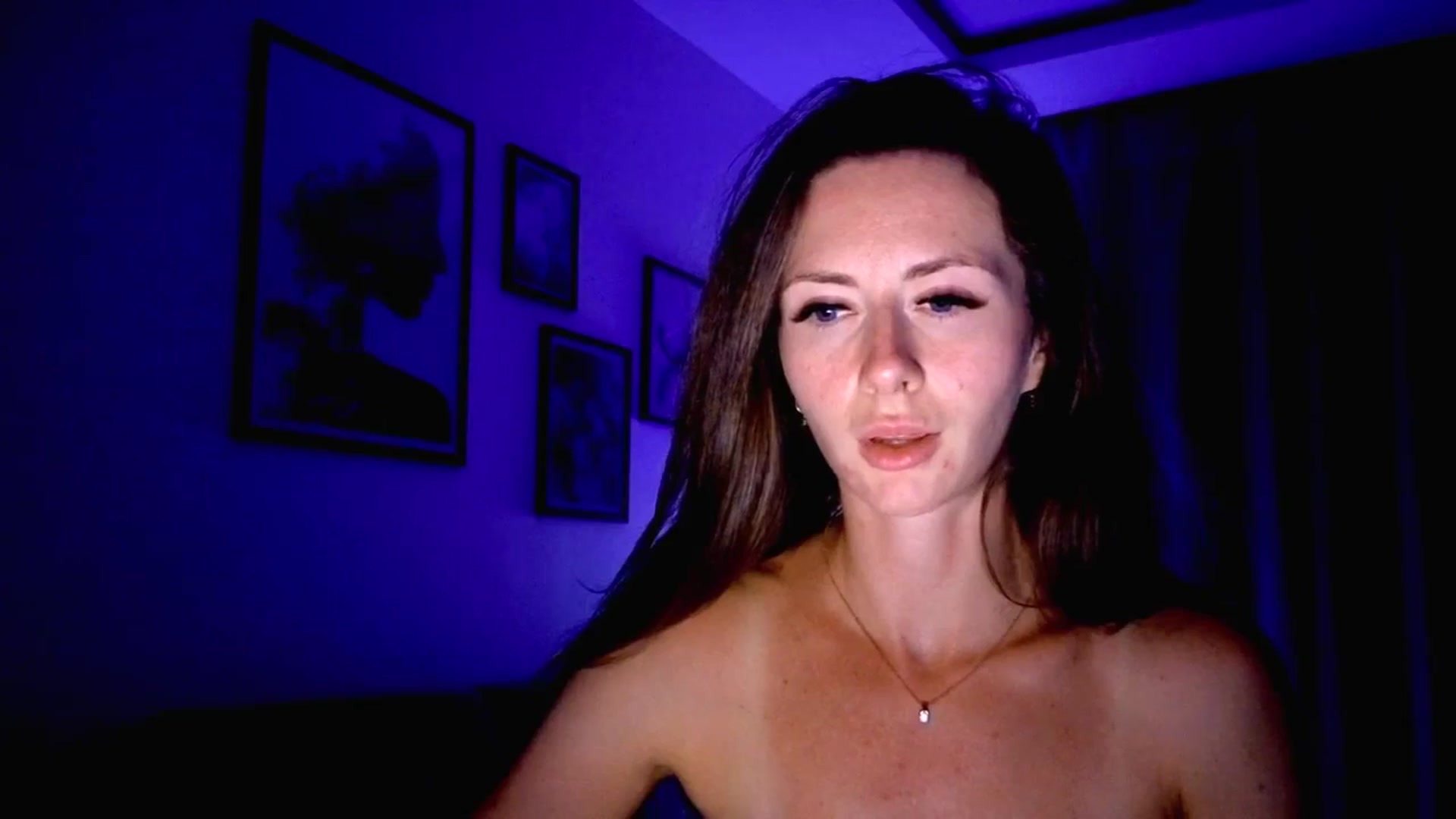 Gallery image thumbnail from Amber_Fry's myfreecams stream on, 08/07/2025, 21:18 image 19 of 20