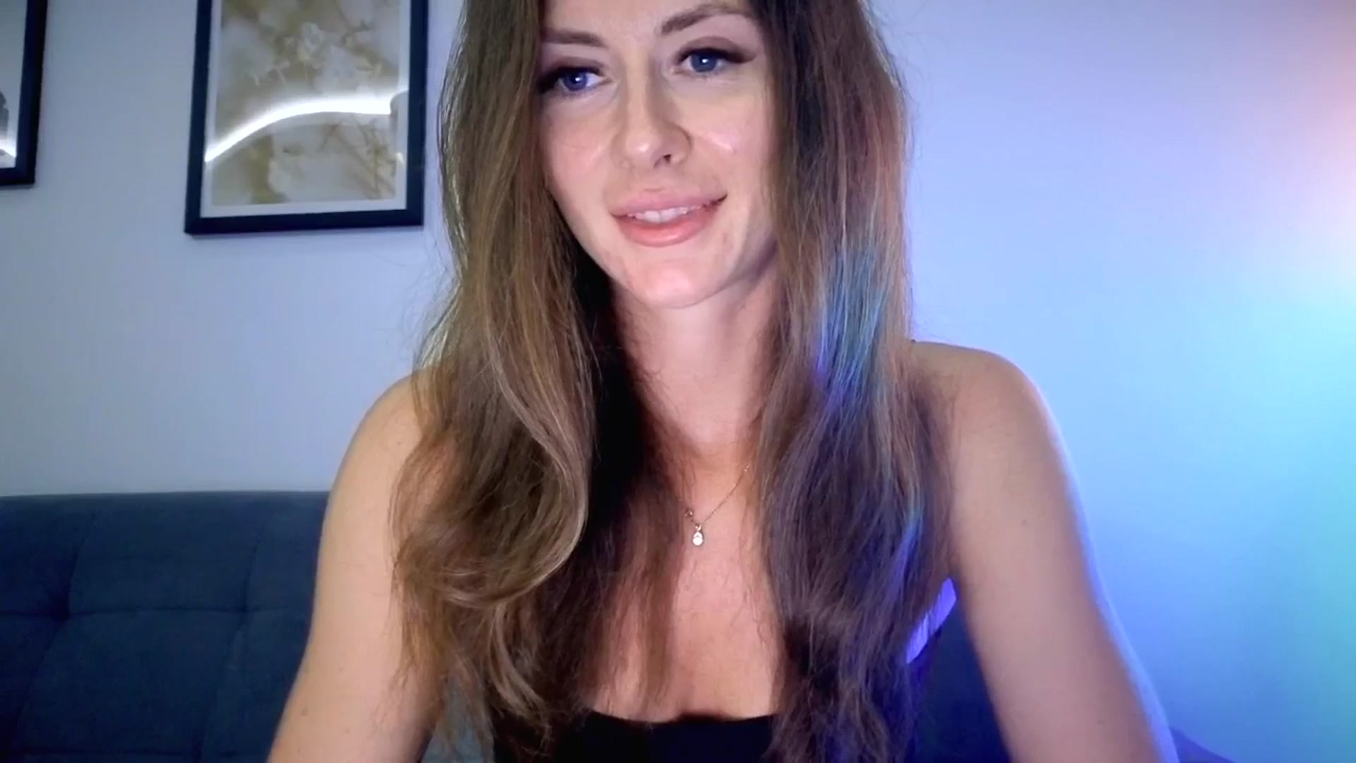 Gallery image thumbnail from Amber_Fry's myfreecams stream on, 08/10/2025, 19:12 image 3 of 20