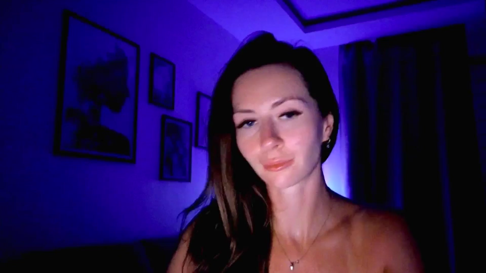 Gallery image thumbnail from Amber_Fry's myfreecams stream on, 08/12/2025, 21:37 image 9 of 20