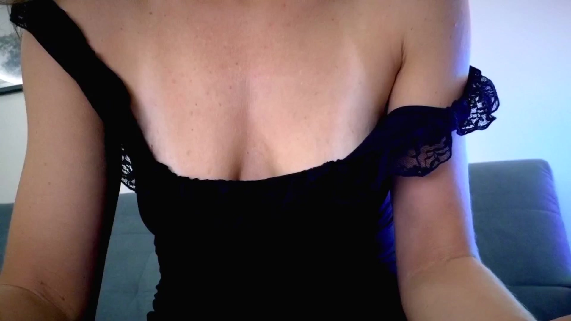 Gallery image thumbnail from Amber_Fry's myfreecams stream on, 08/27/2025, 20:29 image 10 of 20