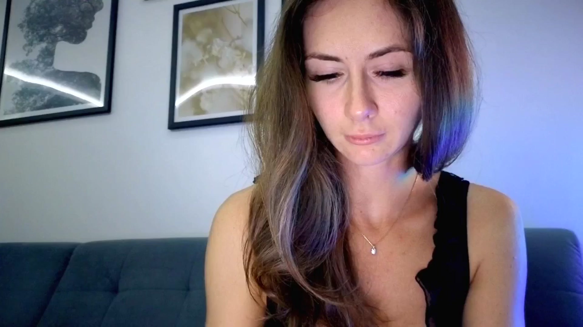 Gallery image thumbnail from Amber_Fry's myfreecams stream on, 08/27/2025, 22:09 image 7 of 20