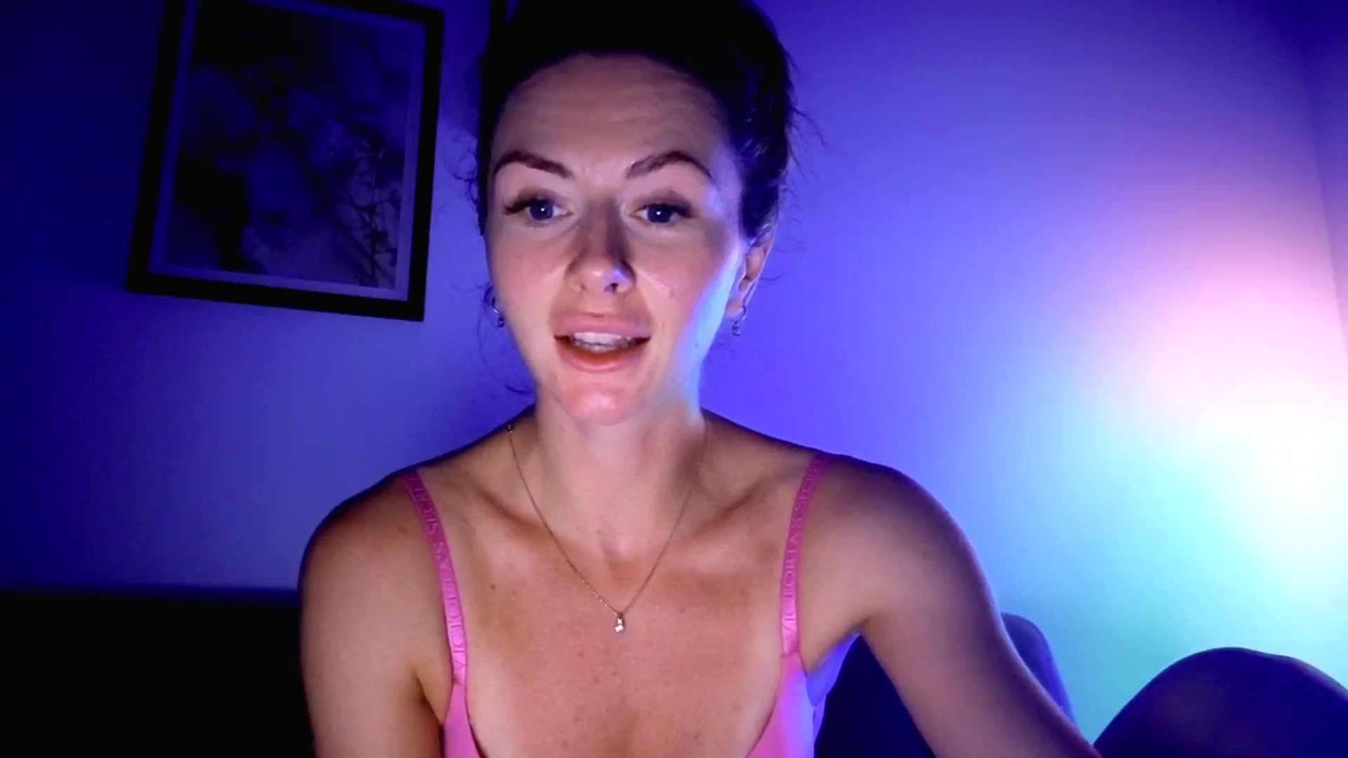 Gallery image thumbnail from Amber_Fry's myfreecams stream on, 09/05/2025, 22:19 image 10 of 20