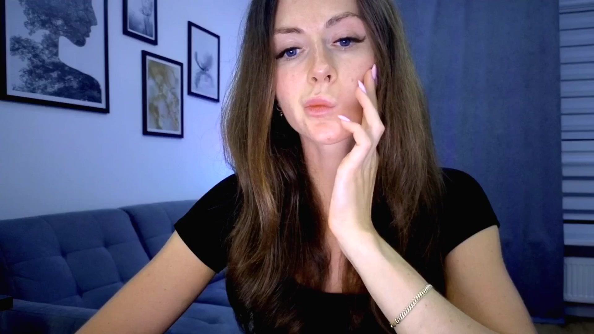Gallery image thumbnail from Amber_Fry's myfreecams stream on, 09/19/2025, 19:57 image 17 of 20