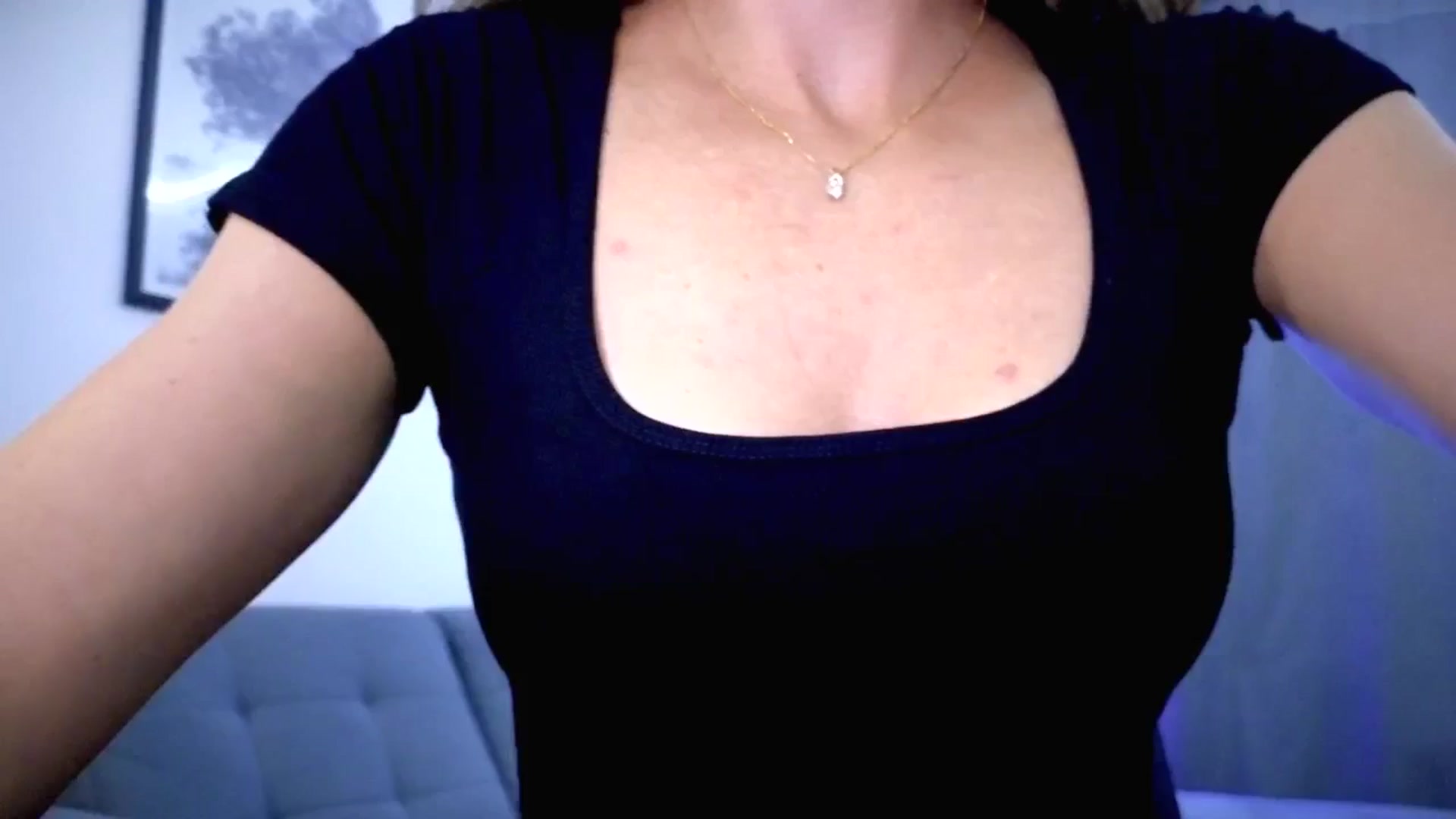 Gallery image thumbnail from Amber_Fry's myfreecams stream on, 09/19/2025, 19:57 image 4 of 20