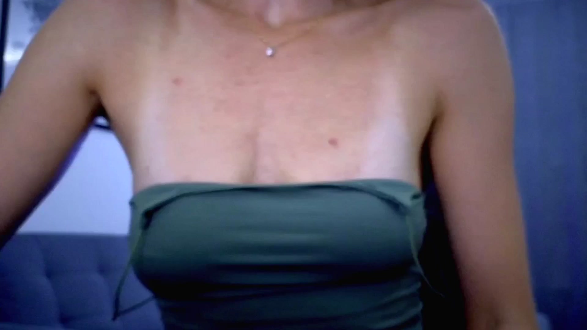 Gallery image thumbnail from Amber_Fry's myfreecams stream on, 09/20/2025, 20:33 image 14 of 20