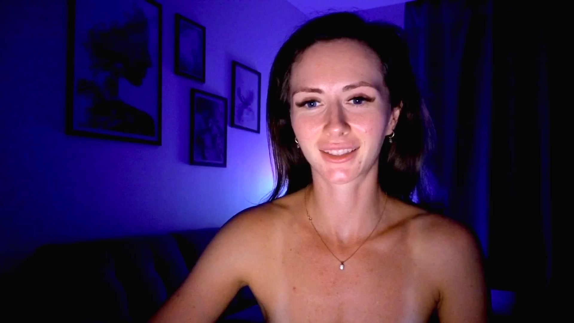 Gallery image thumbnail from Amber_Fry's myfreecams stream on, 09/20/2025, 22:01 image 17 of 20