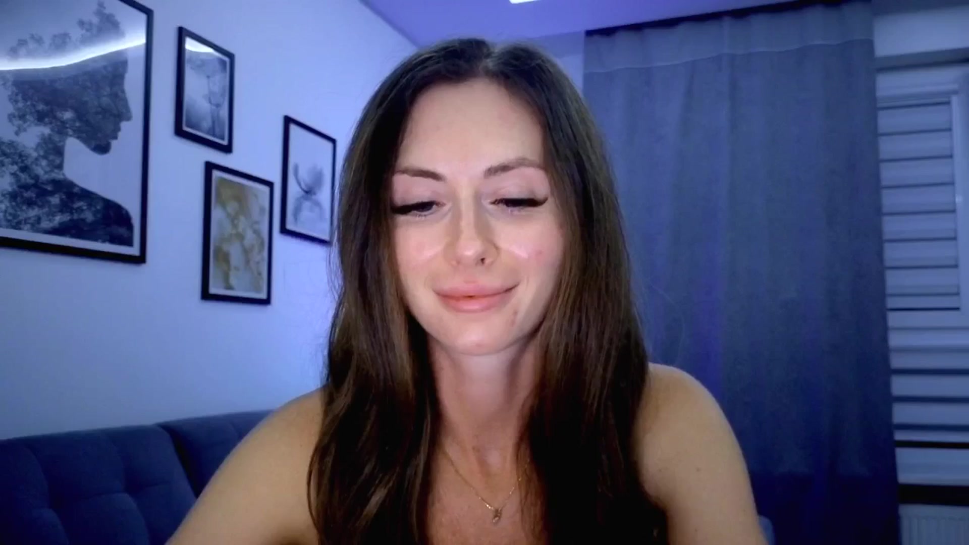 Gallery image thumbnail from Amber_Fry's myfreecams stream on, 09/21/2025, 20:01 image 18 of 20