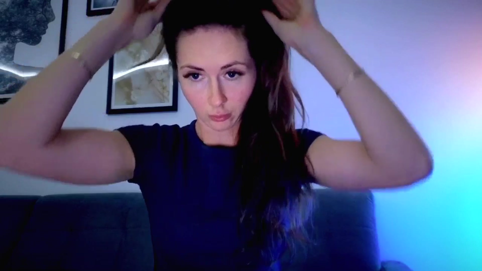 Gallery image thumbnail from Amber_Fry's myfreecams stream on, 10/03/2025, 22:58 image 14 of 20